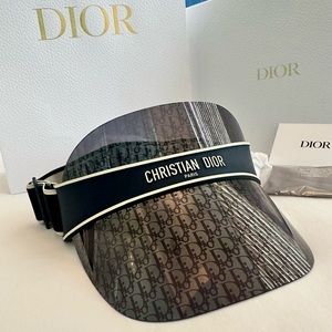 The DiorClub V1U visor